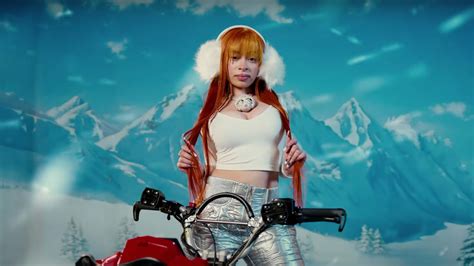 Ice Spice is riding the momentum of her breakout moment straight into the new year. Today (Jan. 6), the 23-year-old rising star unleashes her latest single, “In Ha Mood,” which is already viral on TikTok thanks to nearly 80K uses and over 17 million total impressions. On the song, she delivers the catchy hook over some Jersey Club-inspired …